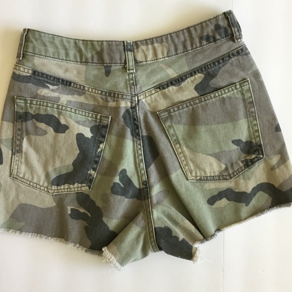 Topshop Moto Mom Camo Shorts Size 6 - Picture 2 of 8